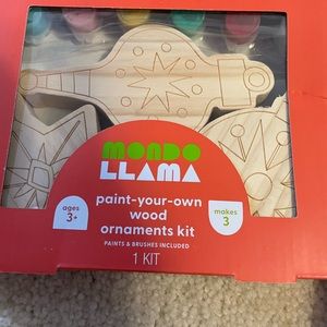 Mondo llama paint your own wood kit